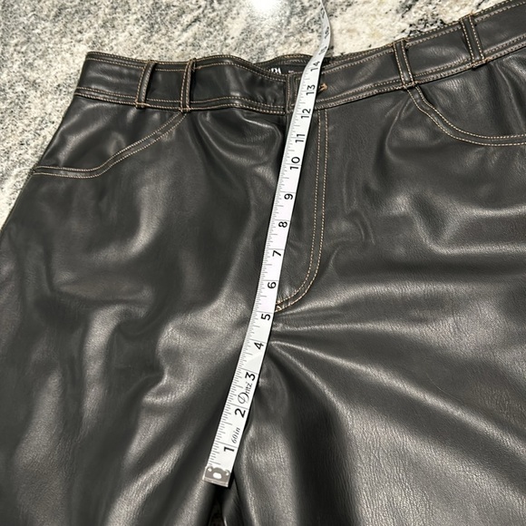 14- NWT XXL Zara | Faux Leather Contrast Stitching Pants black, tan stitching - Picture 5 of 13